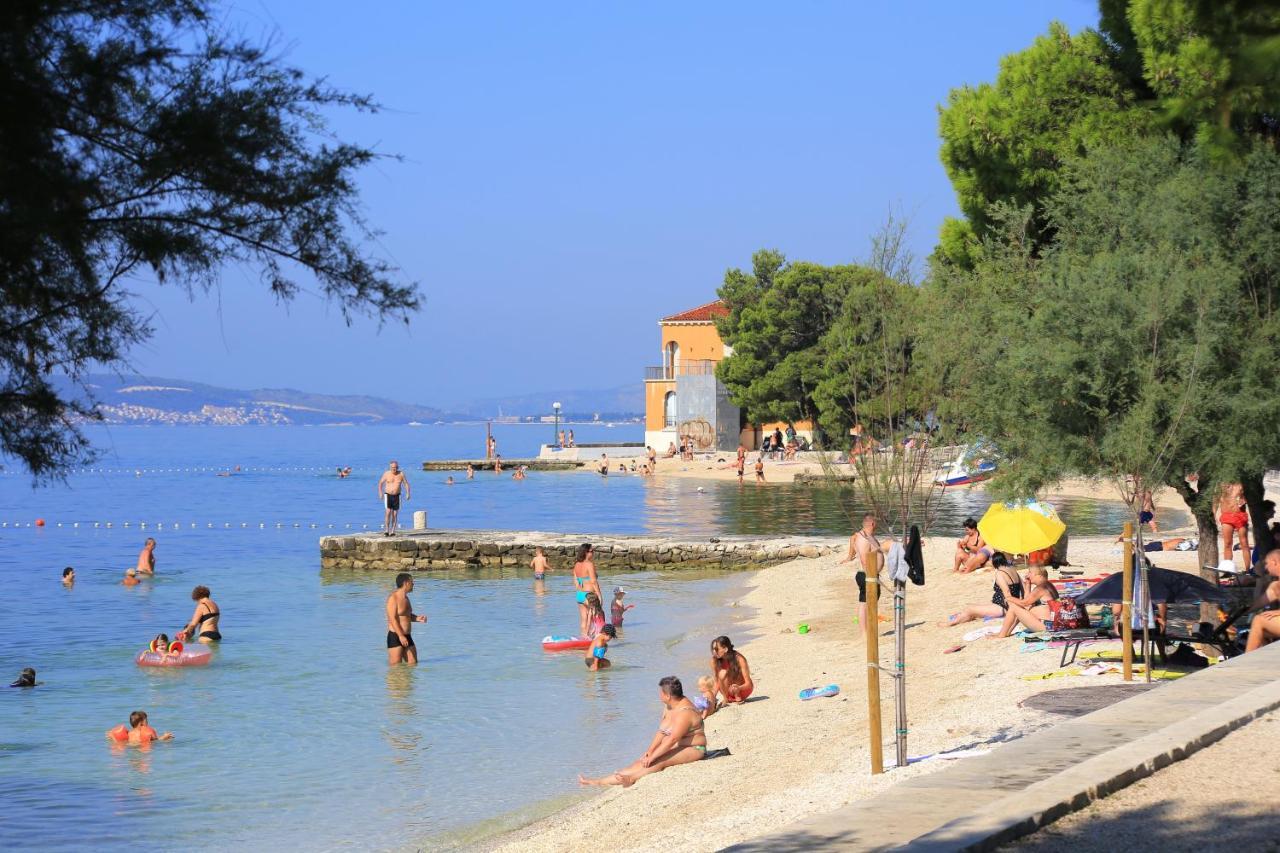 Apartments By The Sea Kastel Kambelovac, Kastela - 8679 Exteriör bild