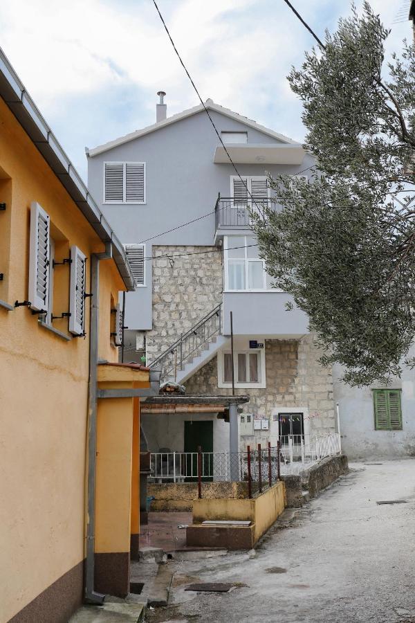 Apartments By The Sea Kastel Kambelovac, Kastela - 8679 Exteriör bild