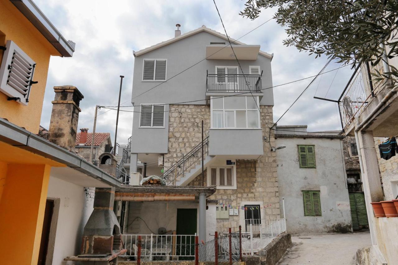 Apartments By The Sea Kastel Kambelovac, Kastela - 8679 Exteriör bild