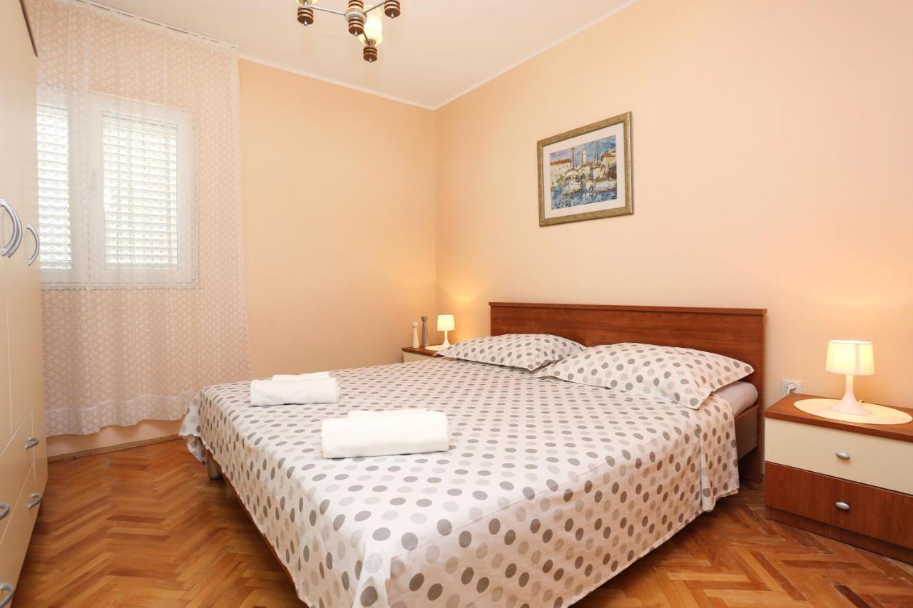 Apartments By The Sea Kastel Kambelovac, Kastela - 8679 Exteriör bild