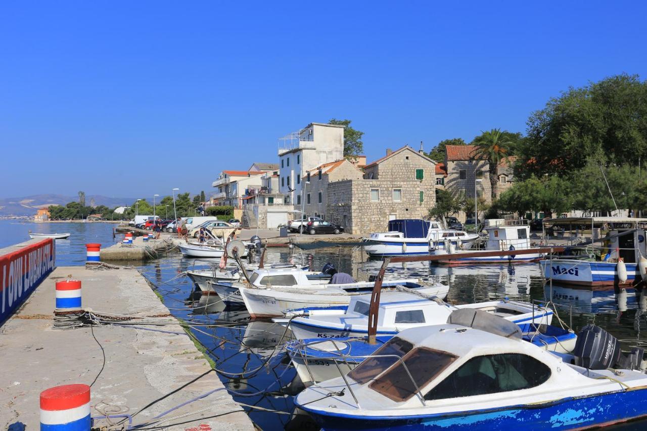 Apartments By The Sea Kastel Kambelovac, Kastela - 8679 Exteriör bild
