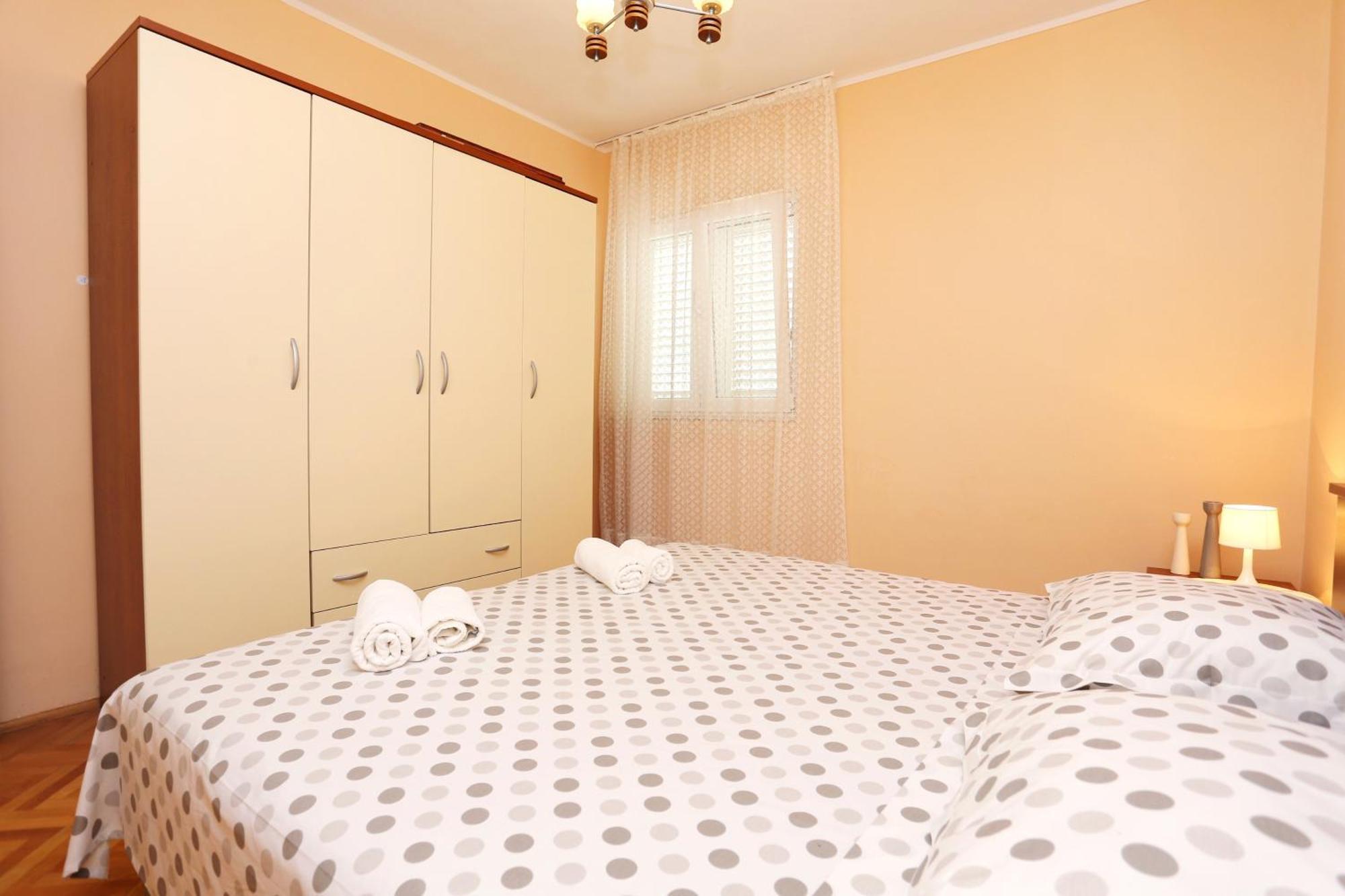Apartments By The Sea Kastel Kambelovac, Kastela - 8679 Rum bild